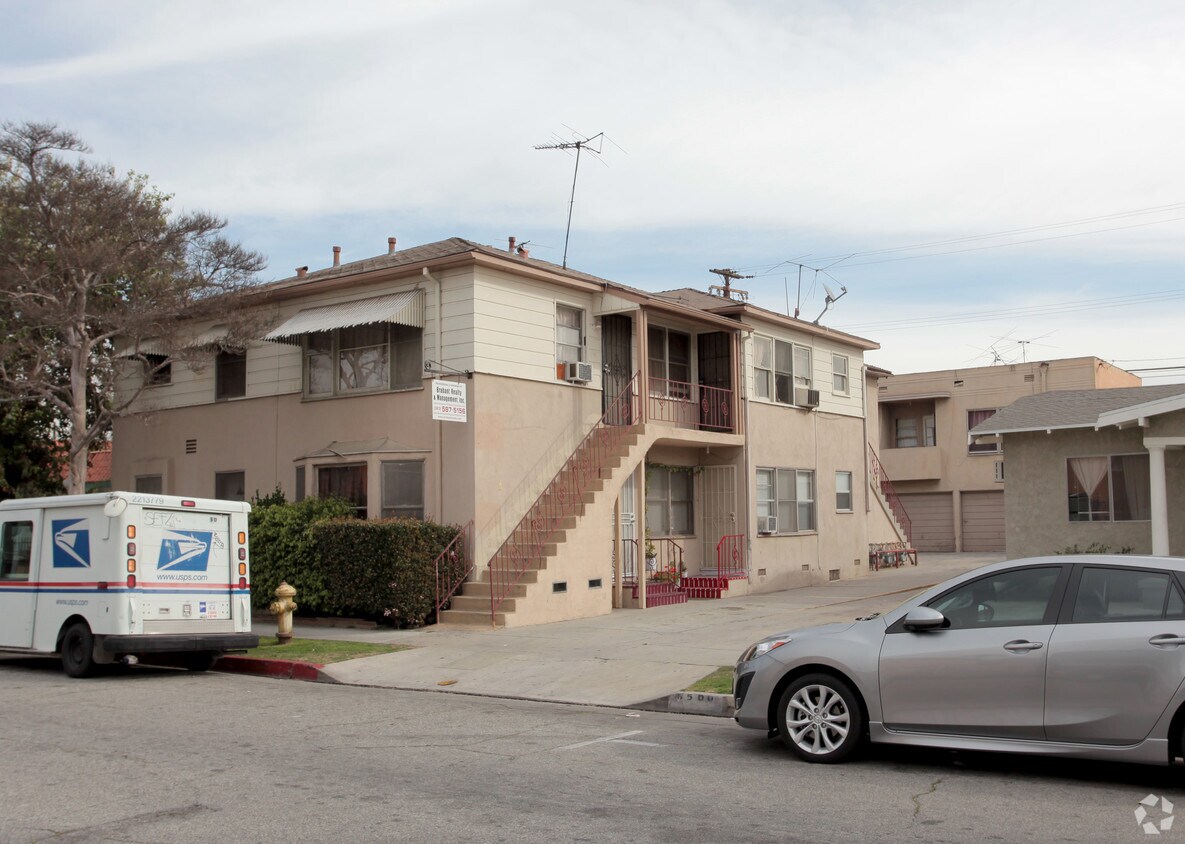 Primary Photo - 6438 Templeton St