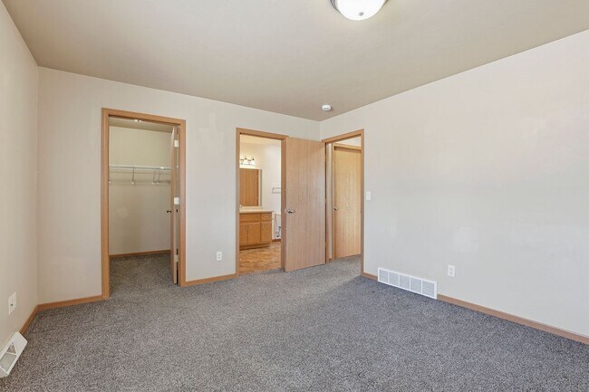 Foto del edificio - 912/914 Hartzheim Drive