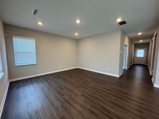 Building Photo - Approved application with hold... no longe...