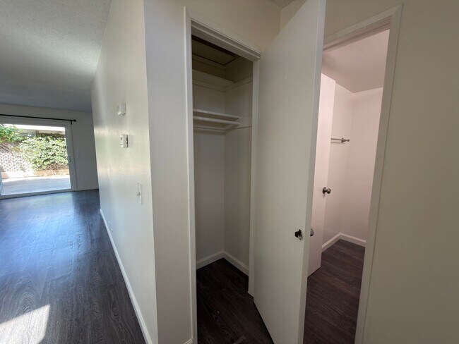 Foto del edificio - HUNTINGTON BEACH 2 BED, 2 BATH CONDO- $3,200 (VILLA PACIFIC)