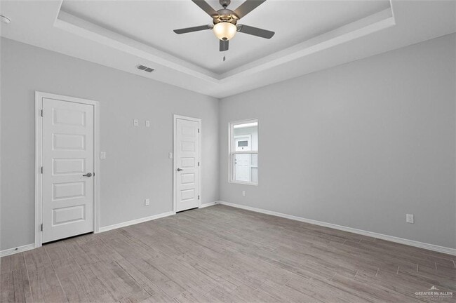 Building Photo - 2104 Redbud Ln