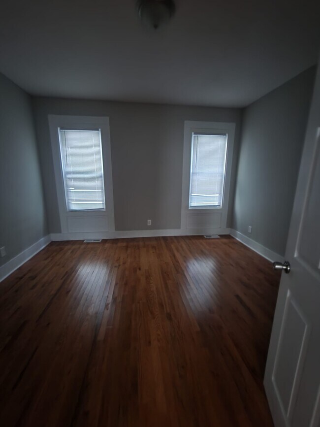 Building Photo - 499 Winthrop Ave