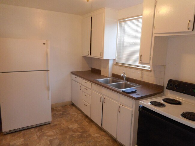 Foto del edificio - Cozy 2 Bed, 1 Bath just one block off Broadway