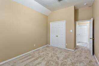 Building Photo - 18714 Aquatic Dr