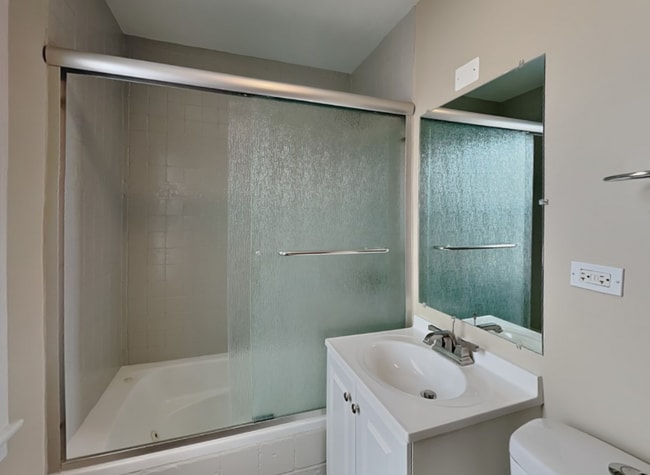 Building Photo - 2025 N 75th Ct