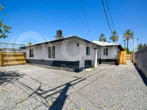 Building Photo - 2109 W Hayward Ave