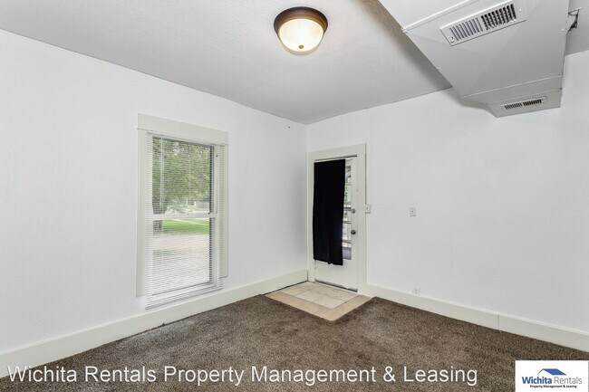 Building Photo - 4 br, 1 bath House - 520 S. Meridian