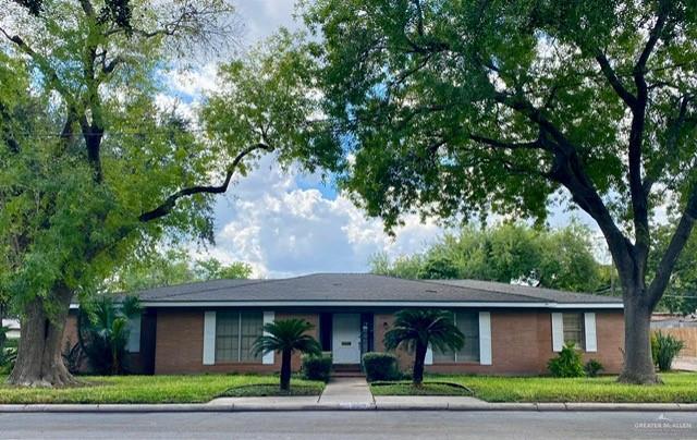 Primary Photo - 310 E Dallas Ave