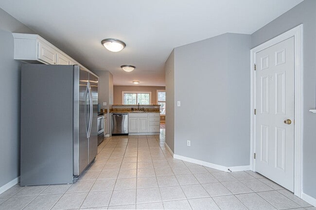 Building Photo - 157 Leeder Hill Dr