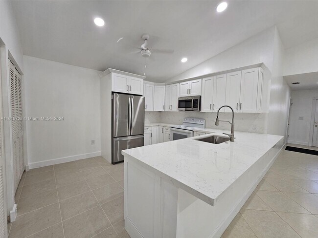Building Photo - 15160 SW 128th Ave