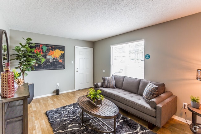 Interior Photo - Cedar Run