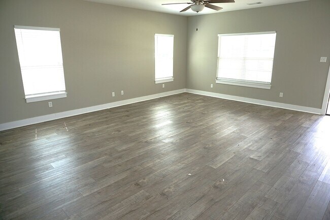Foto del edificio - 3 Bedroom, 2 Bath Home in Valley View- MOV...