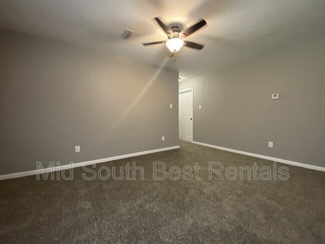 Building Photo - 5819 Palo Alto Dr