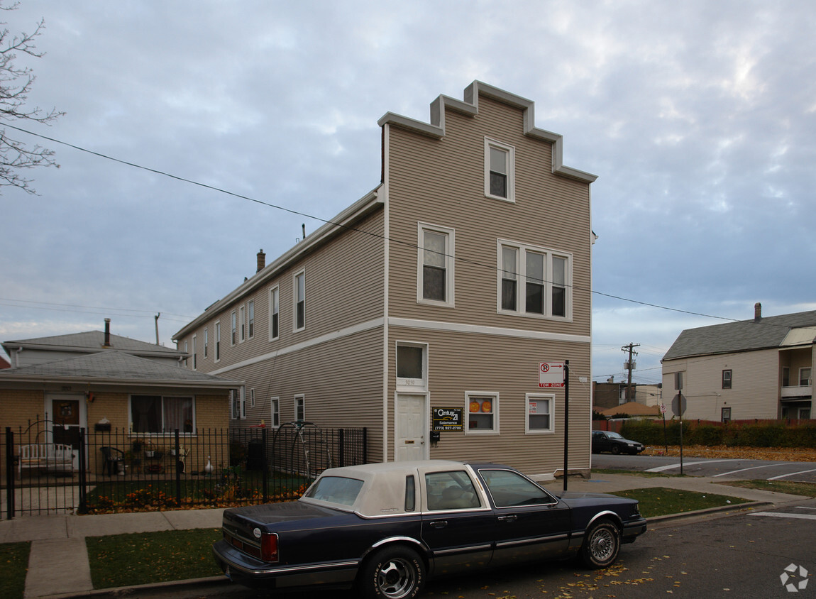 Building Photo - 3059 W 39th Pl