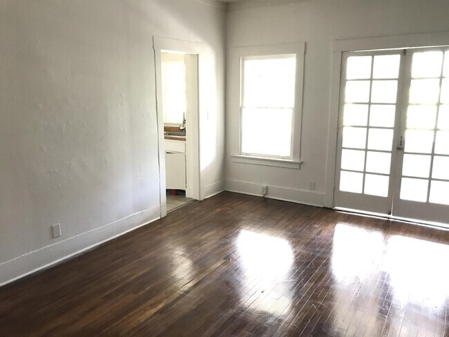 Foto del edificio - 845 N 2nd Ave