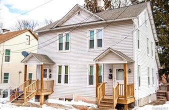 Building Photo - 2-4 Elm Pl