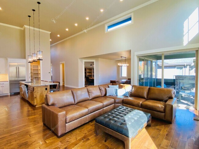 Foto del edificio - Luxury Single-Level 3BR - 3.5BA Living in Tetherow