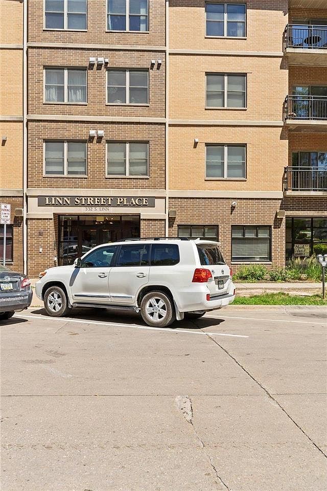 332 S Linn St Unit 406, Iowa City, IA 52240 Condo for Rent in Iowa