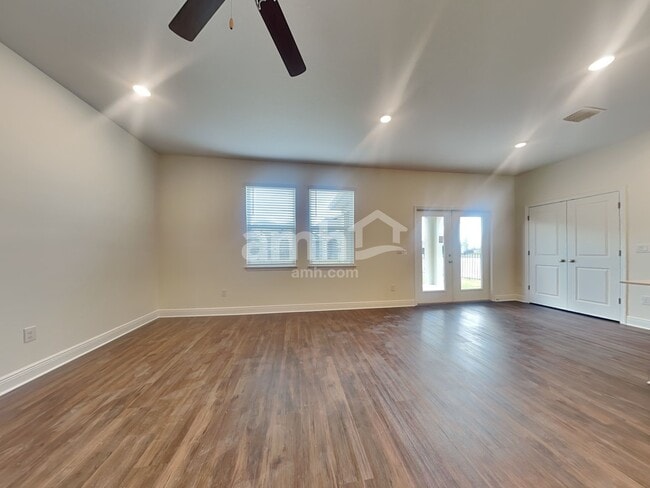 Building Photo - 27373 St Andrews Avenue