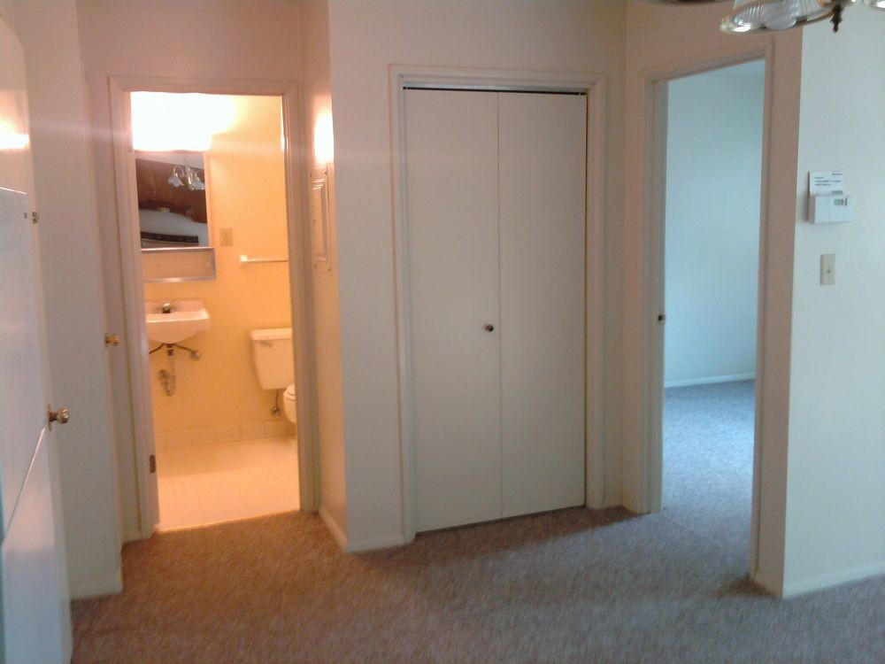 Building Photo - 441 S Quincy St - 208