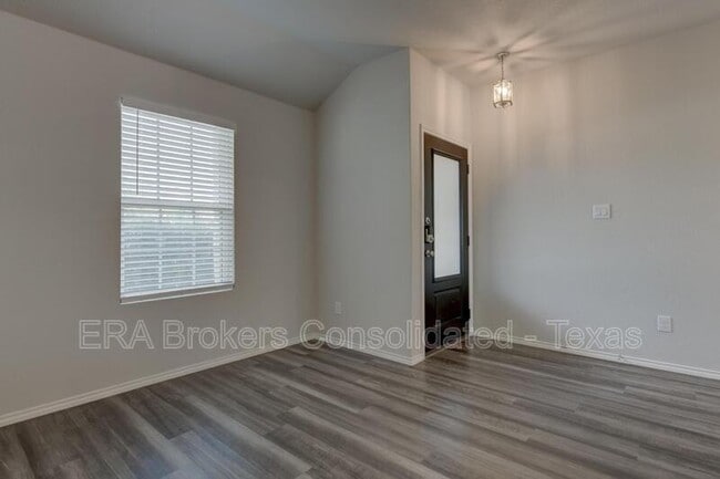 Building Photo - 242 Holland Pk