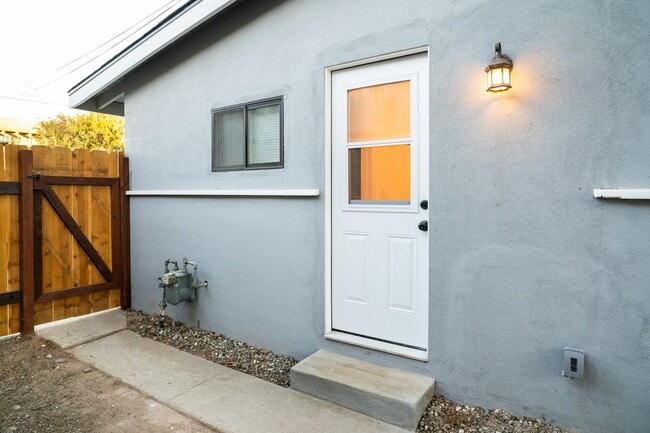 Foto del edificio - 3732 Cowley Way