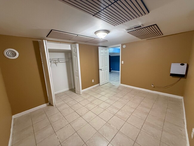 Building Photo - 3801 Oglethorpe St