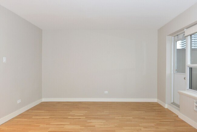 Photo du bâtiment - 111 Lawton Blvd