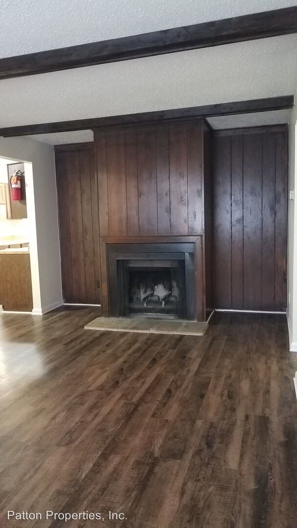 Foto del edificio - 8116 Hunt Club Rd