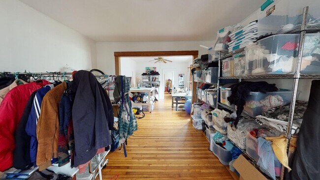 Foto del edificio - Spacious 2BR on Science Hill | Huge Kitchen & Living Area | Near Yale
