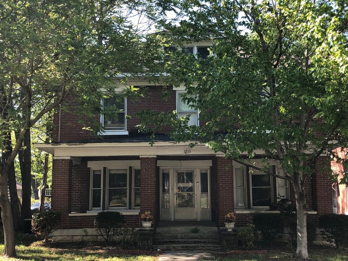 1235 Chestnut St Unit Apt. A, Bowling Green, KY 42101 Room for Rent