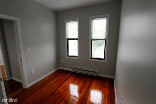 Building Photo - 358 Princeton St