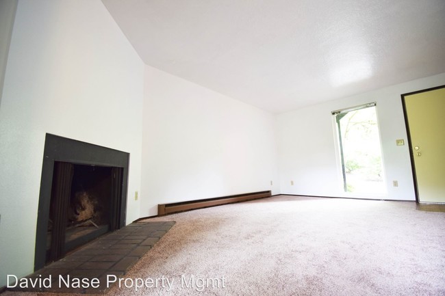 Building Photo - 4450 SW 96th Ave