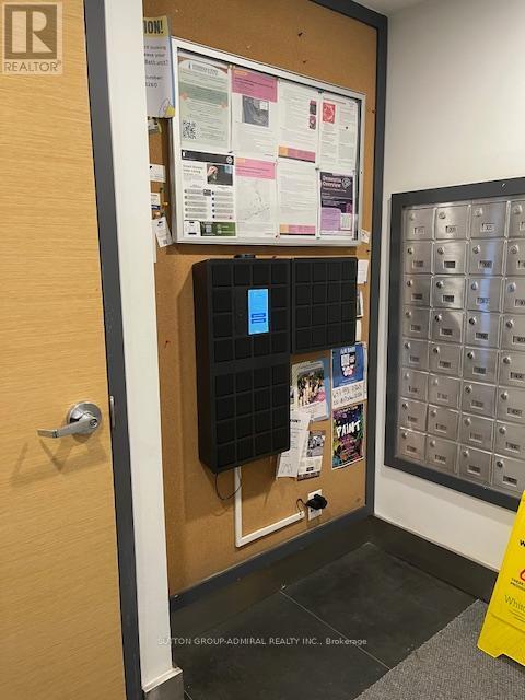 Building Photo - 390 Cherry St