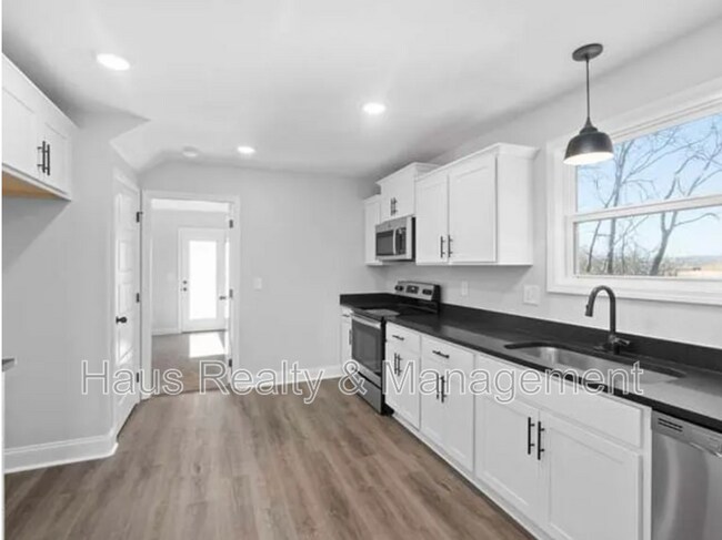 Foto del edificio - 64 W High St