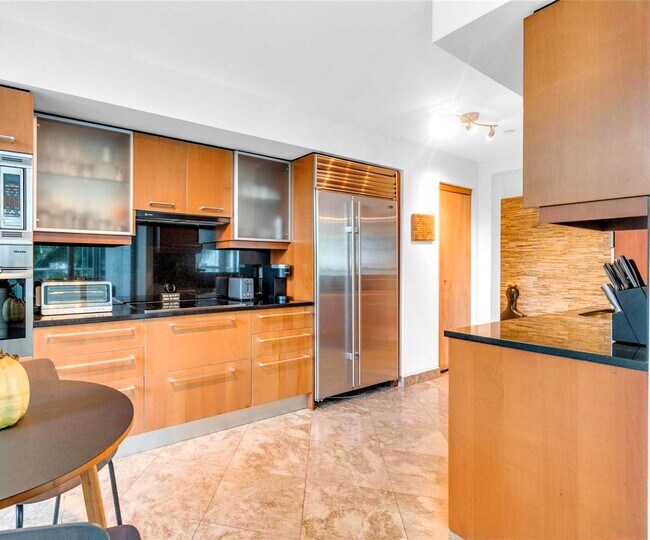 Building Photo - 1331 Brickell Bay Dr