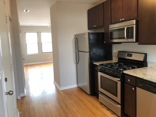 Cocina/Sala de estar - 2440 W North Shore Ave