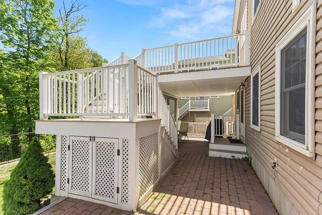 Foto del edificio - 296 College Farm Rd