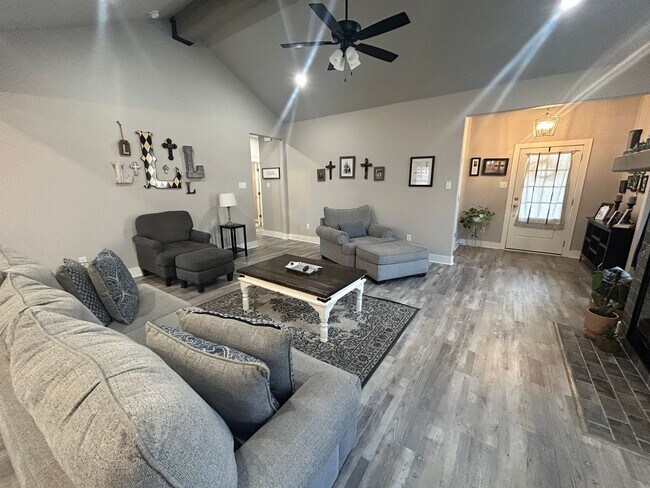Foto del edificio - 4 Bed 2 bath Frenship ISD