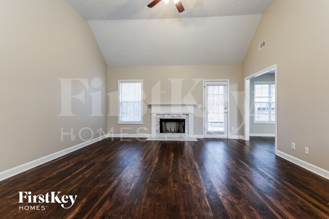 Foto del edificio - 241 Ryan Rd