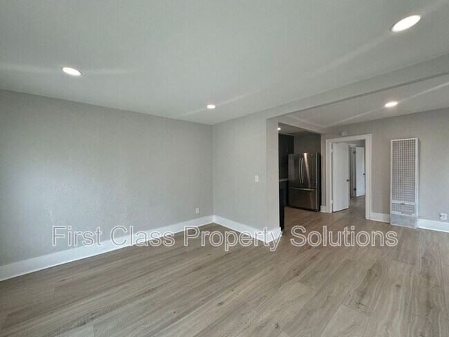 Building Photo - 2141 NW 29th St