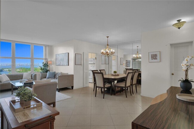 Foto del edificio - 4747 Collins Ave