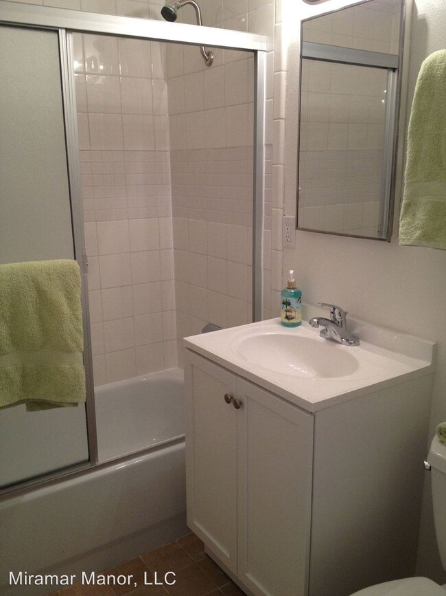 Foto del edificio - 3725 Miramar Way