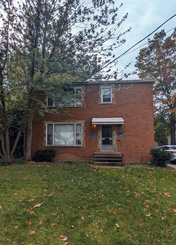 Primary Photo - 1470-1472 Babbit Rd