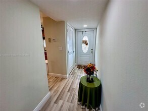 Building Photo - 9420 S Hollybrook Lake Dr