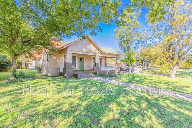 Foto del edificio - 609 Herring Ave