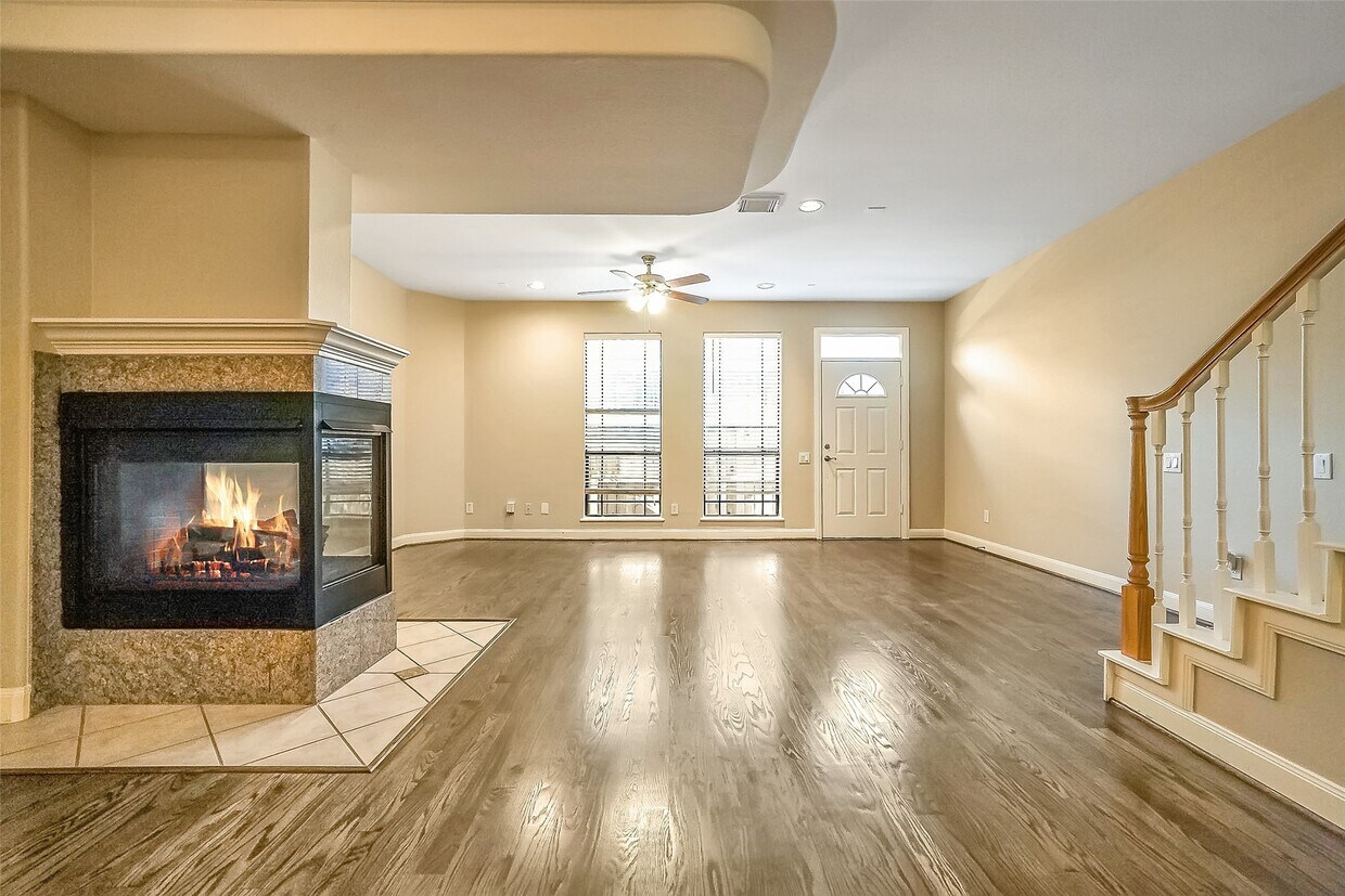 Foto principal - 2406 Calumet St