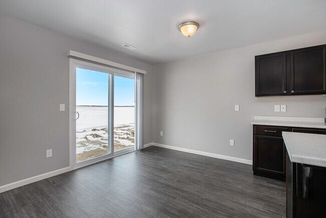 Building Photo - 58748 Blue Stem Cir