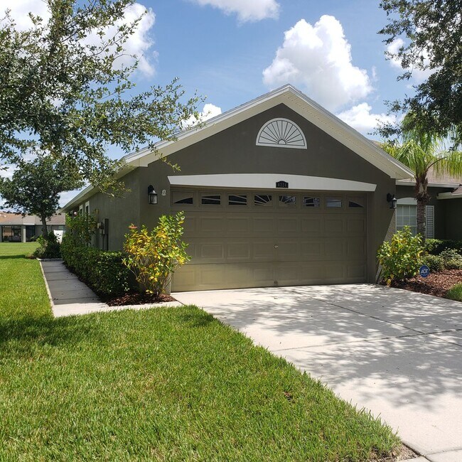 Building Photo - Beautiful Ashton Oaks Community!