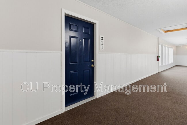 Foto del edificio - 1605 N Willow Rd